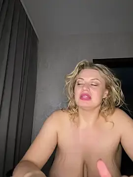 Stripchat Adult Webcams of Evellyn