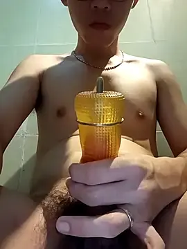 Stripchat Free Porn Cam of GayBotSG