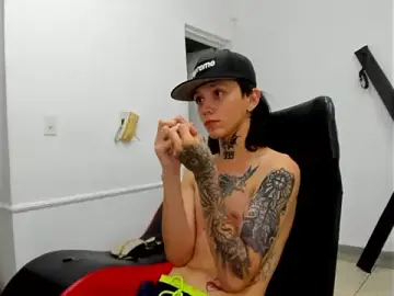 Stripchat Live Sex of StraightBoy_Nick