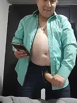 Stripchat Free Porn Cam of BigCristh79