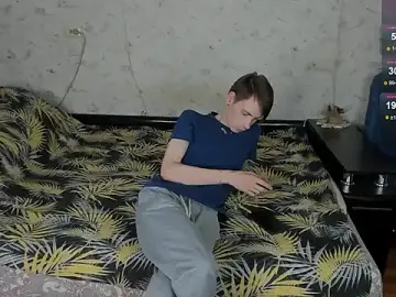 Stripchat Live Sex Cam of ERICK__DEEN