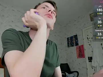 Stripchat Live Sex Cam of ERICK__DEEN