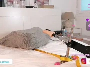 Stripchat Live Porn of Emma4youuu