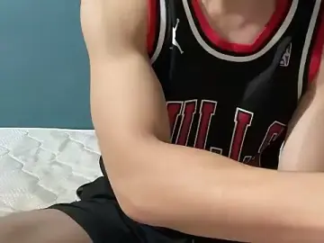 Stripchat Sex Cam of athletenine