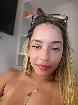 Stripchat Nude Webcam of missbella_