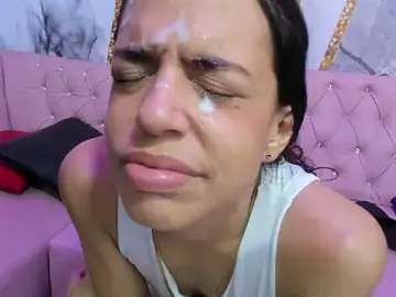 Stripchat Live Porn of miacam-hot