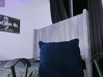 Stripchat Live Sex Cam of Derek_Stone_