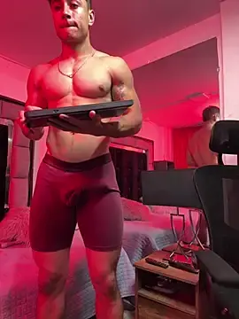Stripchat Free Porn Cam of MR_MUSCLE