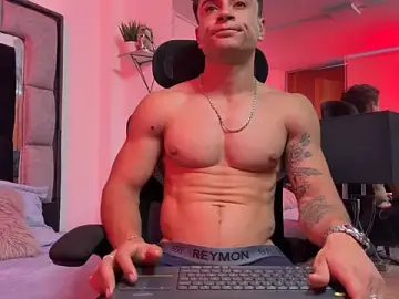 Stripchat Free Live Porn of MR_MUSCLE