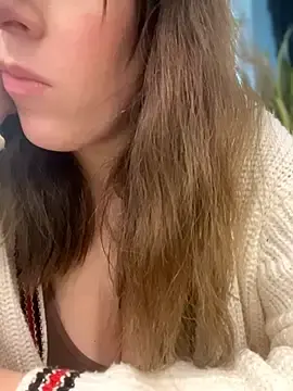 Stripchat Live Sex Cam of MommmyYummy