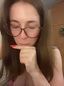 Stripchat Best Webcam of MommmyYummy