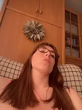 Stripchat Sex Cam of MommmyYummy