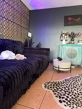 Stripchat Live Sex Cam of lovely_beast