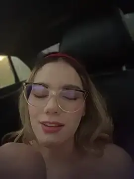 Stripchat Free Live Porn of NicoleCut