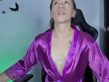 Stripchat Live Sex of roxanne_jones1