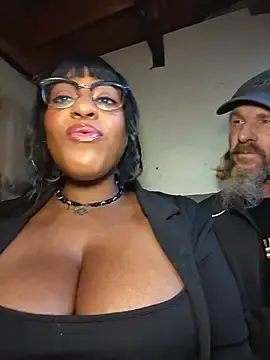 Stripchat Free Porn Cam of AmazonianMistress