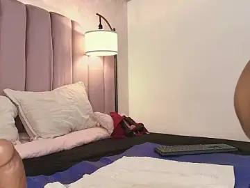 Stripchat Live Sex Cam of HallyBans