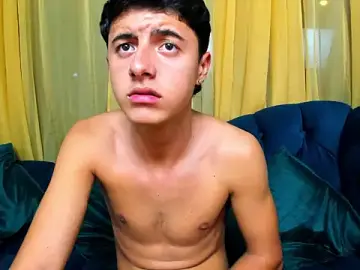 Stripchat Nude Webcam of Justin_ortiz