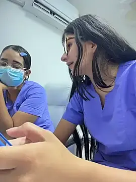 Stripchat Sex Cam of Mia_Alanna