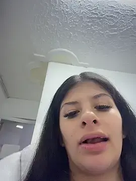 Stripchat Live Sex Cam of Mia_Alanna