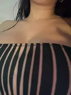 Stripchat Sex Cam of kiim_taaylor