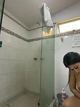 Stripchat Sex Cam of kiim_taaylor