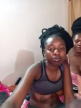 Stripchat Sex Cam of BlackPearl_19