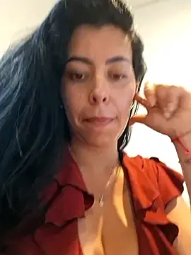 Stripchat Watch Live Sex Cams of Luianna