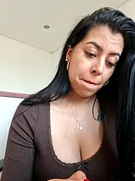 Stripchat Live Sex Cam of Luianna