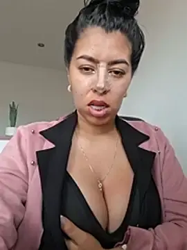 Stripchat Adult Video Chat of Luianna