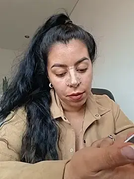 Stripchat Watch Live Sex Cams of Luianna
