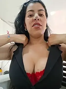 Stripchat Live Sex Cam of Luianna