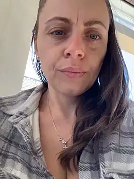 Stripchat Live Sex Cam of ladywithbigass