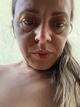 Stripchat Free Porn Cam of ladywithbigass