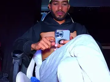 Stripchat Free Porn Cam of the_dog_lian