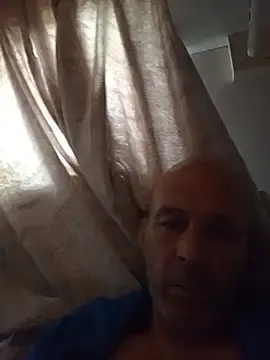 Stripchat Watch Live Sex Cams of Iulian198128
