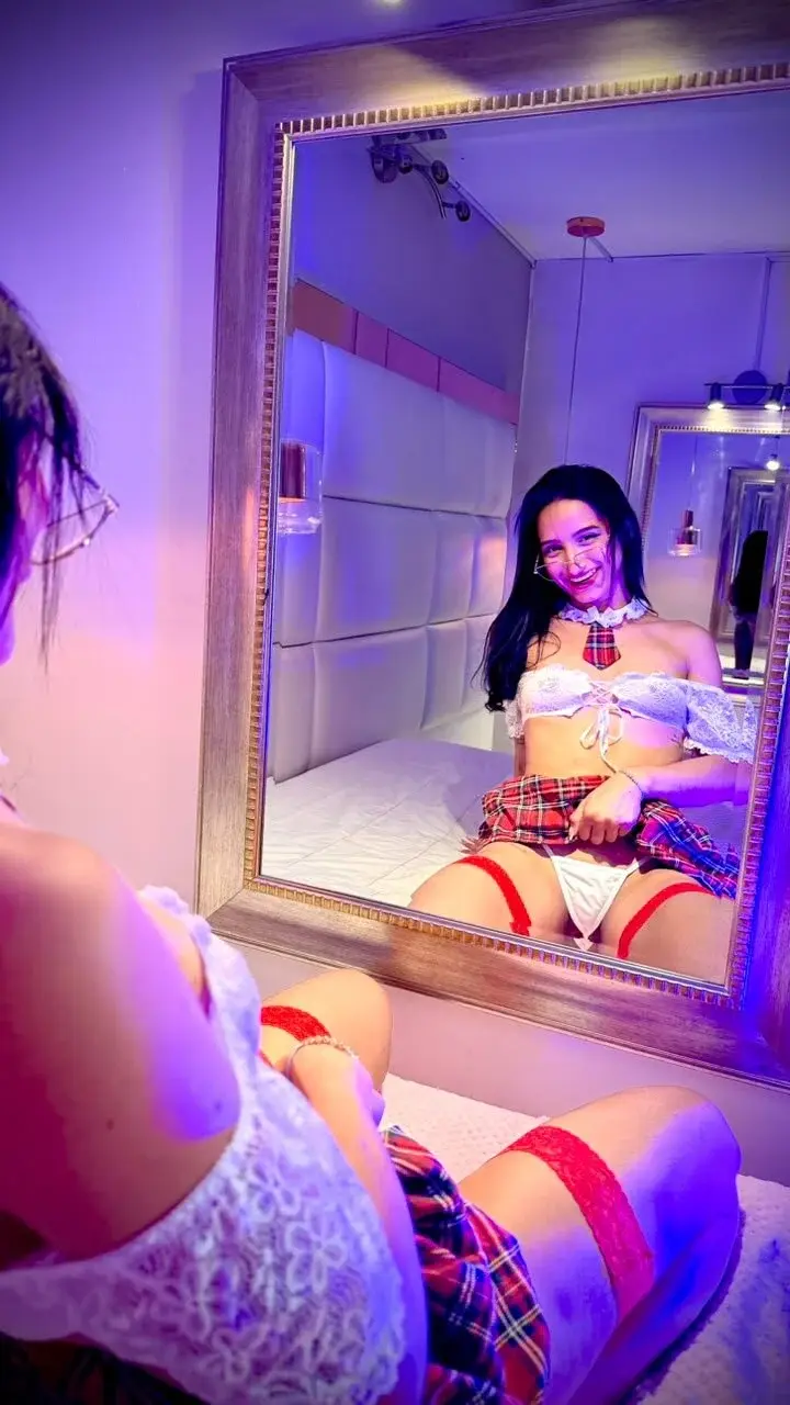 Sharlott_Luxe