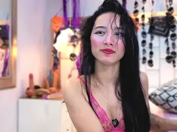 Stripchat Sex Cam of Sharlott_Luxe