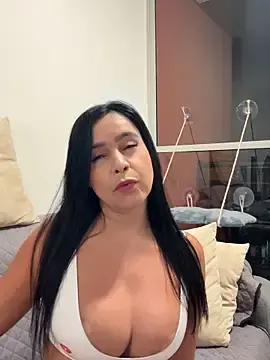 Stripchat Live Sex Cam of _kathaLopez_