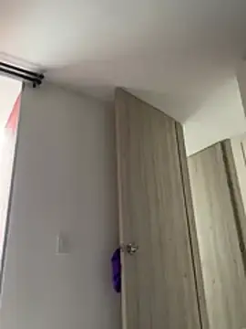 Stripchat Sex Cam of _kathaLopez_