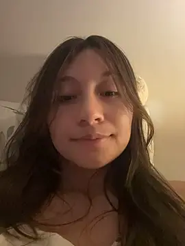 Stripchat Nude Webcam of HelennaMoon_