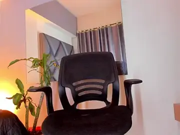 Stripchat Free Porn Cam of Ithan_Hott