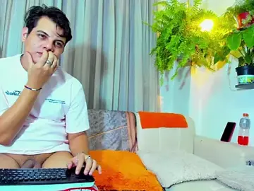 Stripchat Live Sex Cam of MC_ForbiddenFlavor