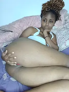 Stripchat Live Sex Cam of Prettyval77