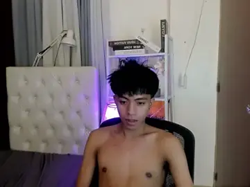 Stripchat Free Porn Cam of davincihugecock