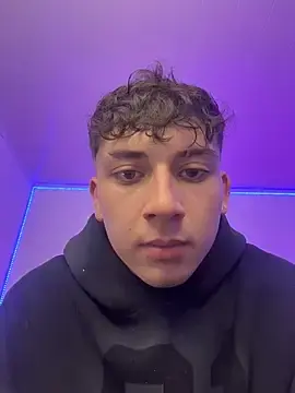 Stripchat Free Porn Cam of OLIVER_K