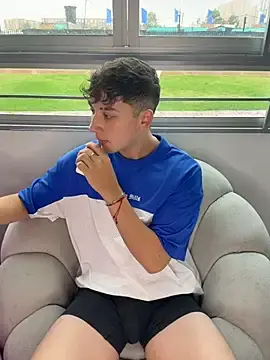 Stripchat Live Sex Cam of OLIVER_K