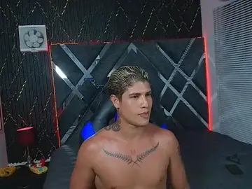 Stripchat Live Sex Cam of dominic_connor
