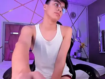 Stripchat Sex Cam of Gerony_