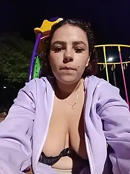 Stripchat Live Sex Cam of Mommy-Hot